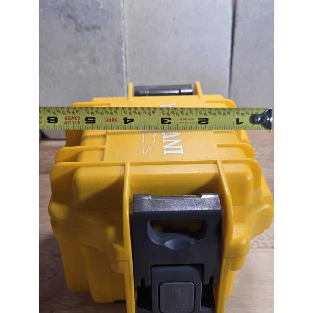 Invicta Speedway 25533 Men's 52mm Chronograph Watch New Battery Yellow Case